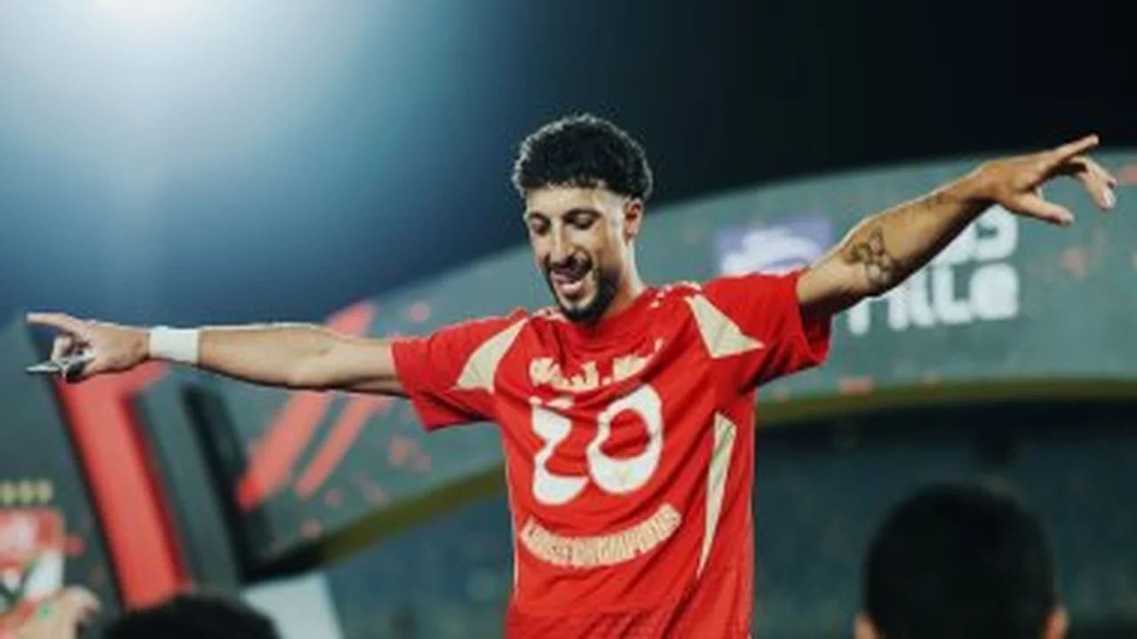 تطورات جديدة في صفقة وسام أبو علي.. الأهلي يلوّح ببقاء اللاعب